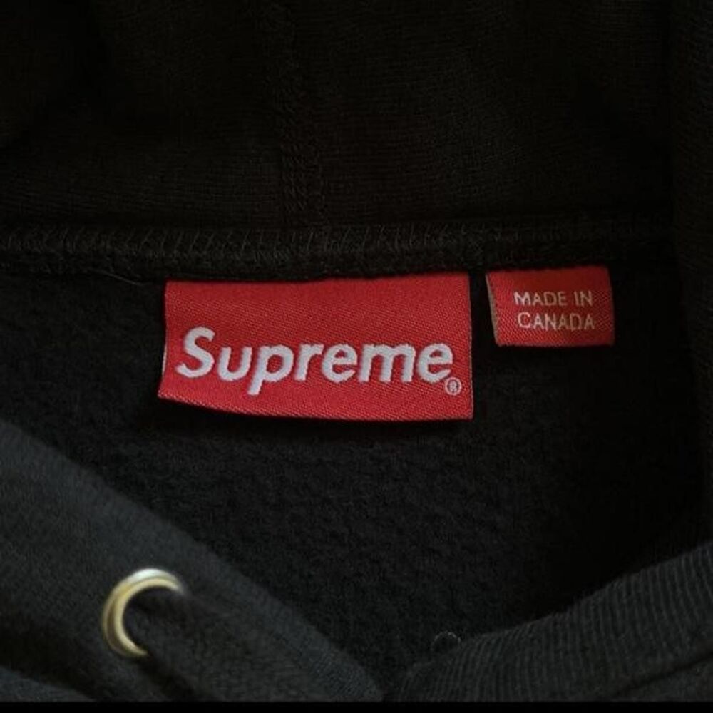 Supreme Men's Black Hoodie - Picture 5 of 8